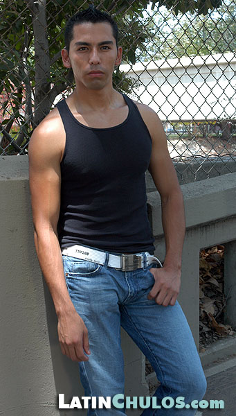 LatinChulos.com - Carlos
