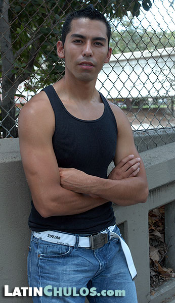LatinChulos.com - Carlos