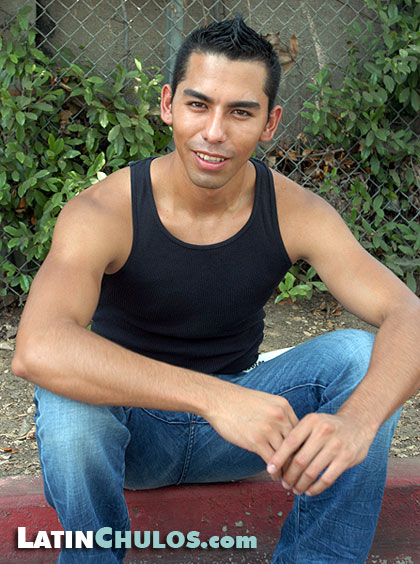 LatinChulos.com - Carlos