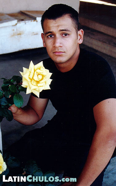 LatinChulos.com - Carlos