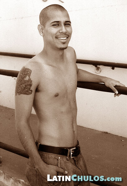 LatinChulos.com - Carlos